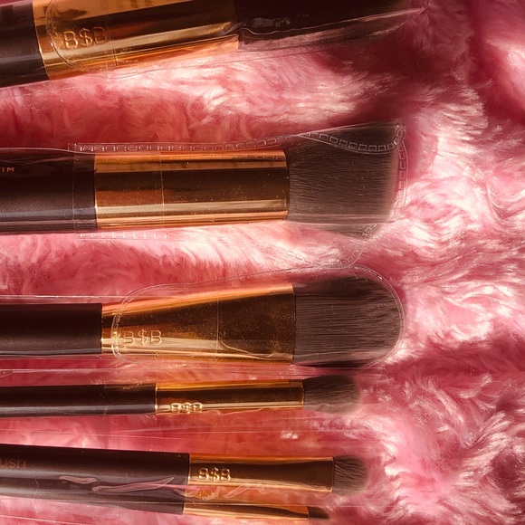HOST PICK 💕 Billion dollar brush set - Picture 2 of 7